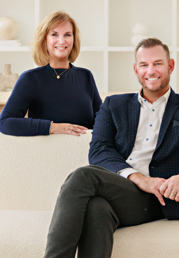 Portrait of Kim and Michael Phinney, top-producing real estate agents serving the Mississauga, Ontario, real estate market.