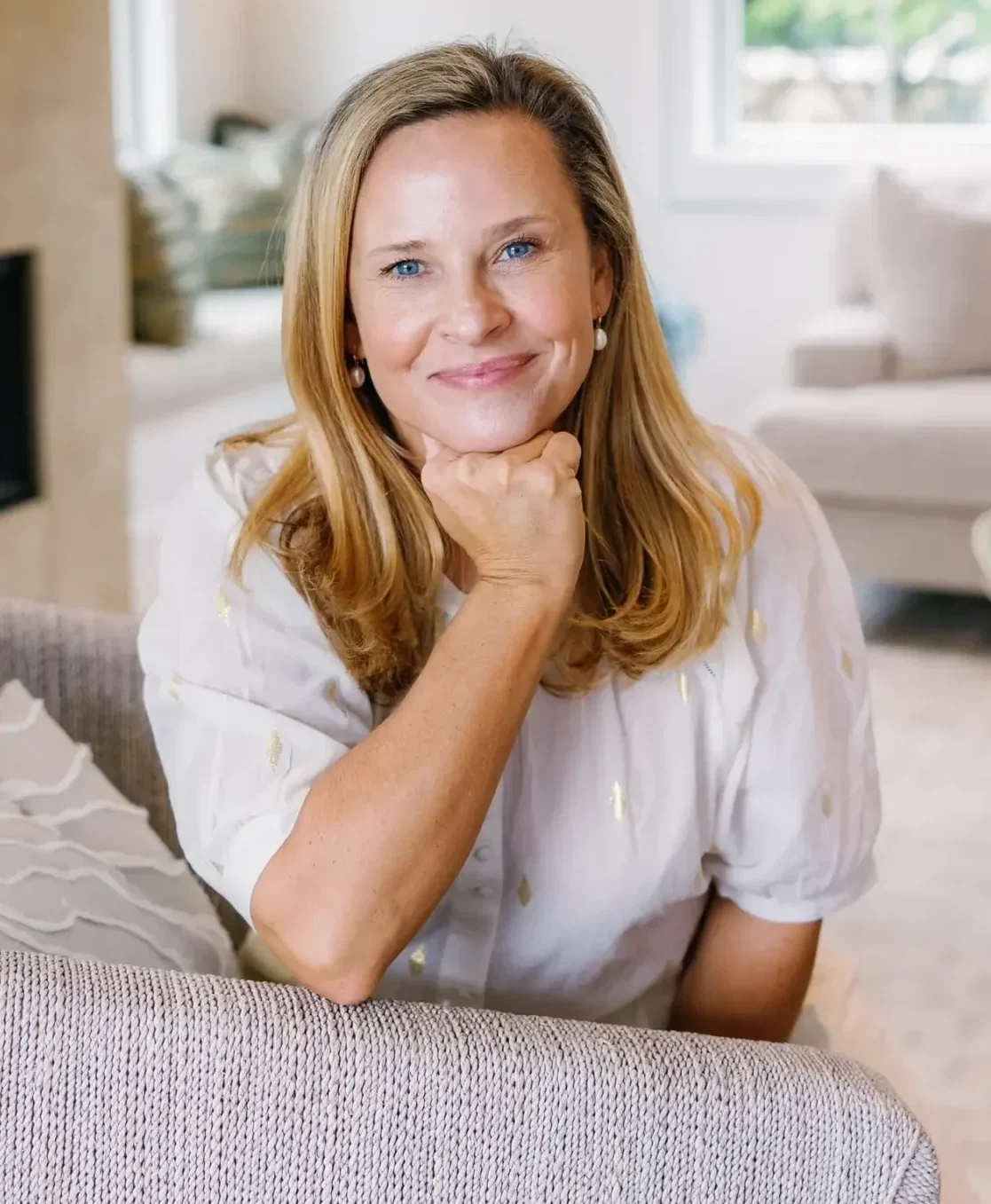 Portrait of Chandra Miller, a top-producing real estate agent serving the Nantucket, Massachusetts, real estate market.